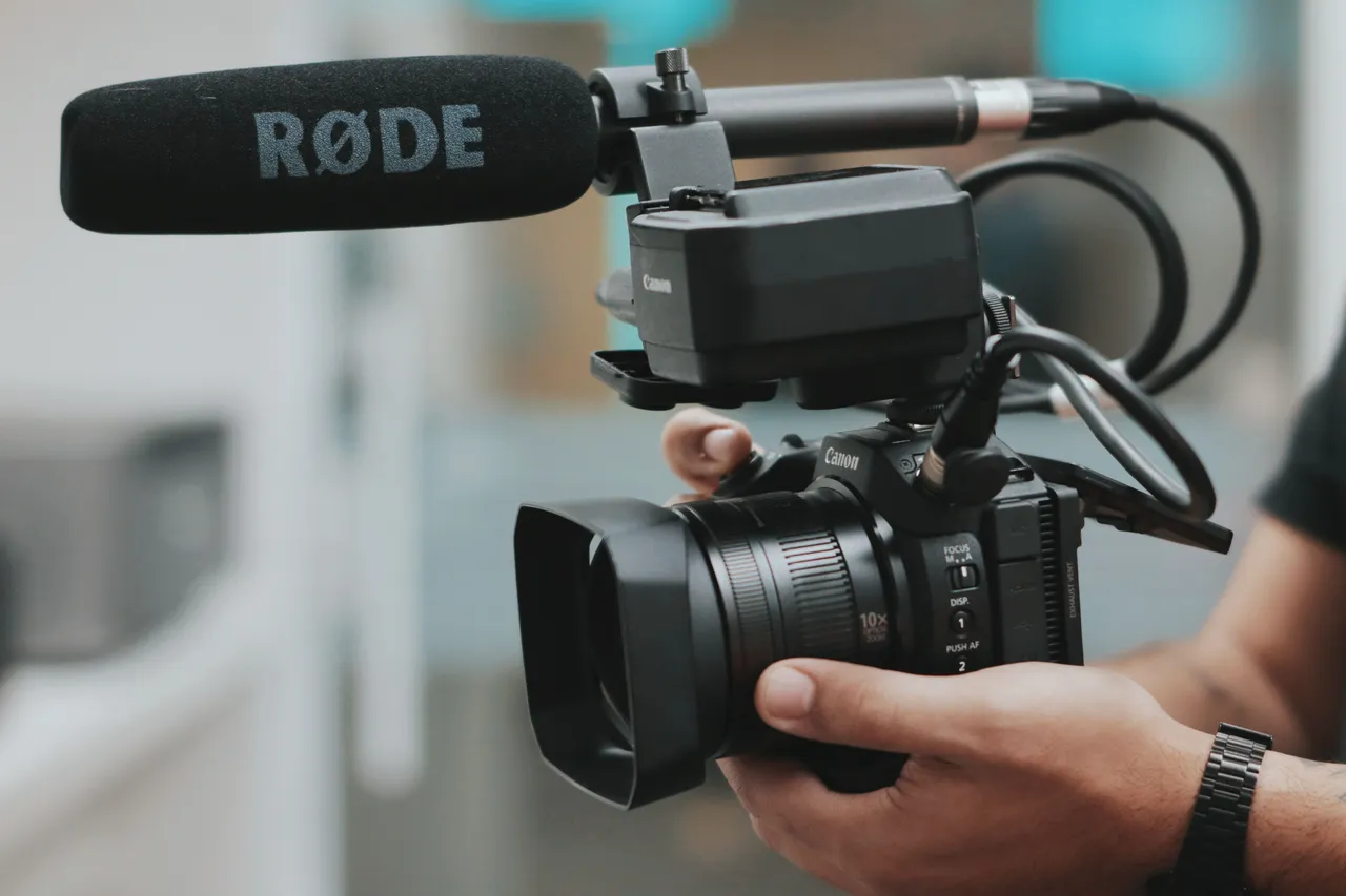 Filmare și editare video profesională / filmare dronă în exterior / macara în interior